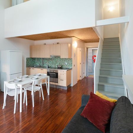 White And Brown Exclusive Loft With Terrace - Free Parking - M2 Station Lägenhet Milano Exteriör bild