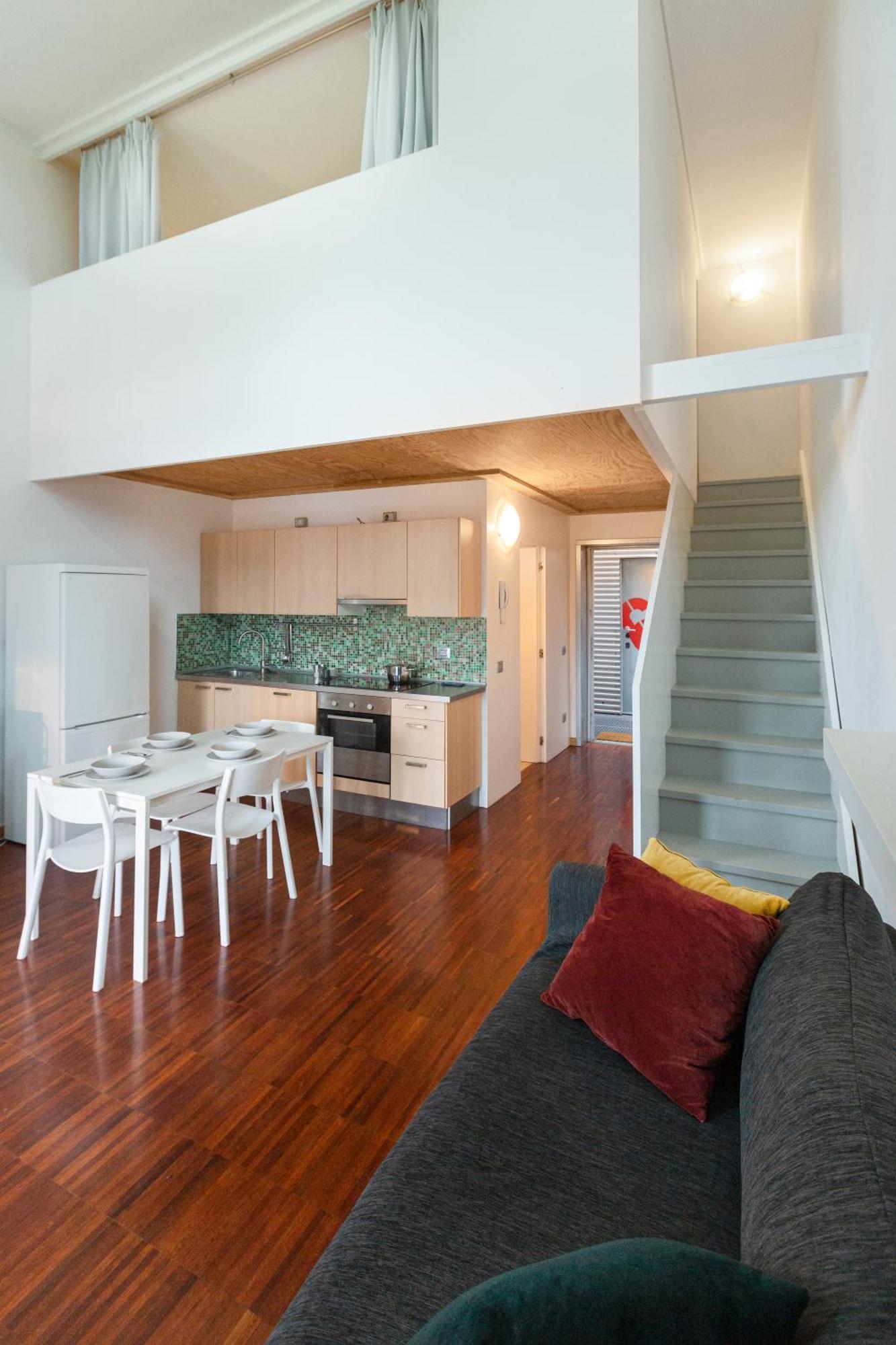 White And Brown Exclusive Loft With Terrace - Free Parking - M2 Station Lägenhet Milano Exteriör bild